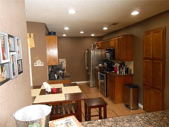5th image of 1806 Dundee Dr