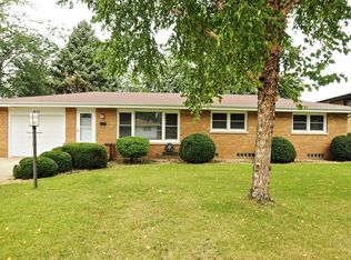 551 Country Ln, Beecher, IL 60401