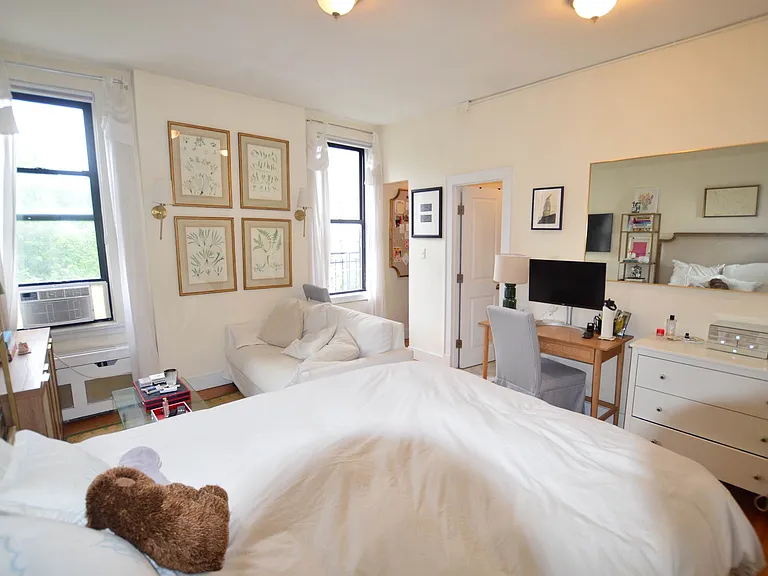 101 W 77th St #33 — Photo 7