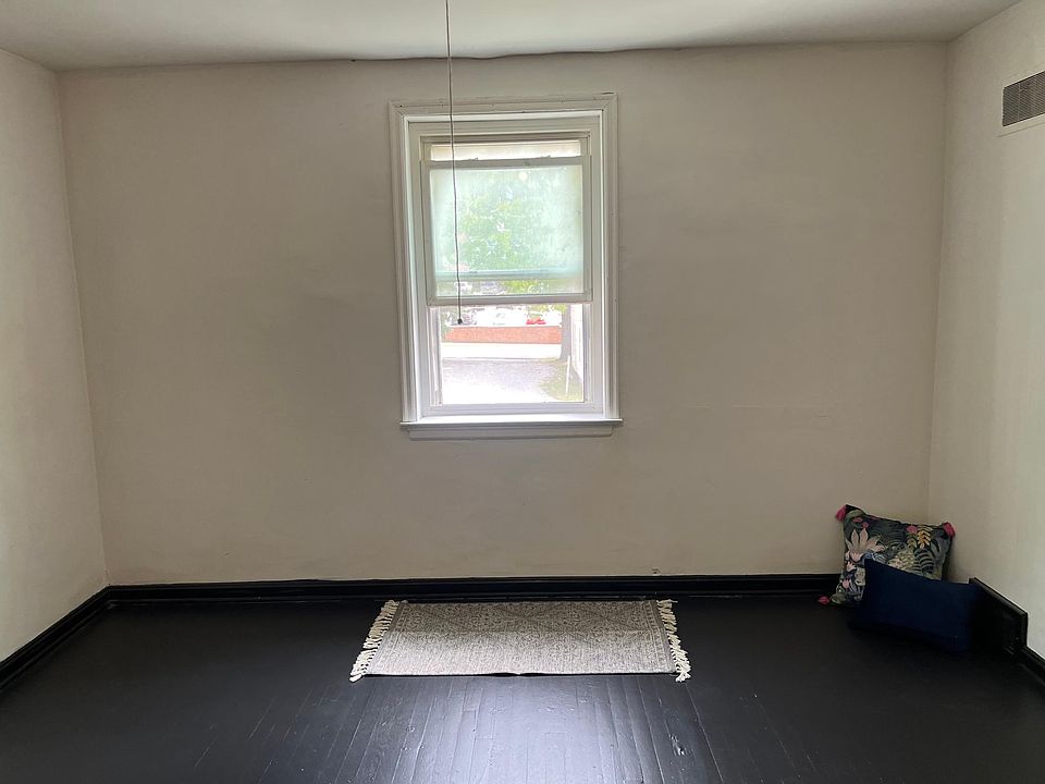 1st image of 204 S 3rd St Unit 1
