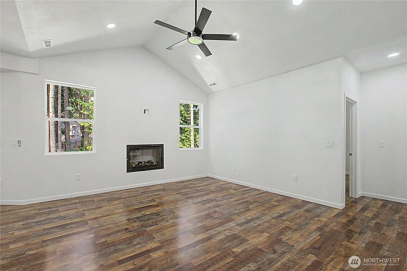3rd image of 18635 SE Southwood Court
