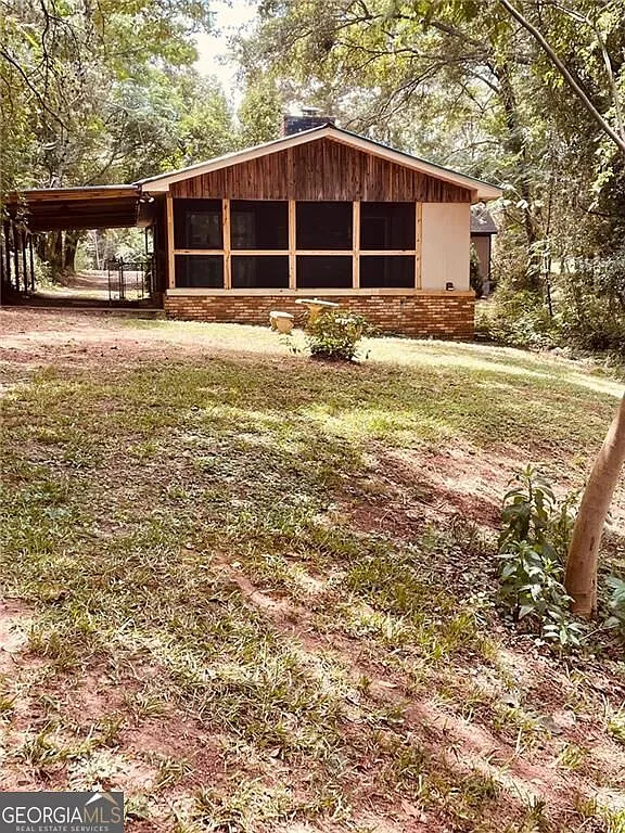 2 bed, 1.0 bath, $1,650 — Photo 2
