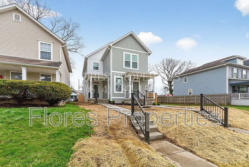 Building Photo - 698 S 22nd St