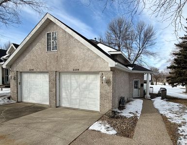 2208 10th Ave SE, Willmar, MN, 56201