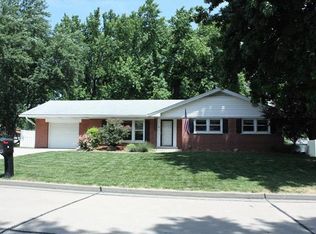 18 Faye Ave, Saint Charles, MO 63301