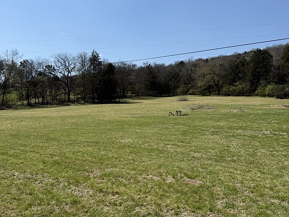 2nd image of 855 Lick Creek Rd