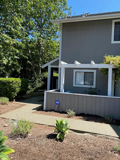 2 bed, 1300 sqft, $4,700 — Photo 3