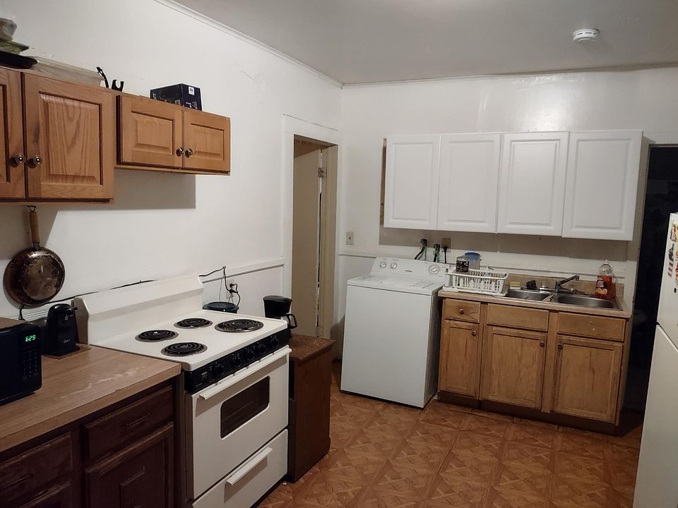 1st image of 21 Edgar St #1