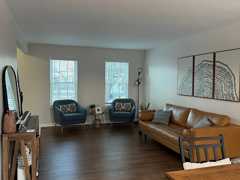 1305 Regent Dr — Photo 5