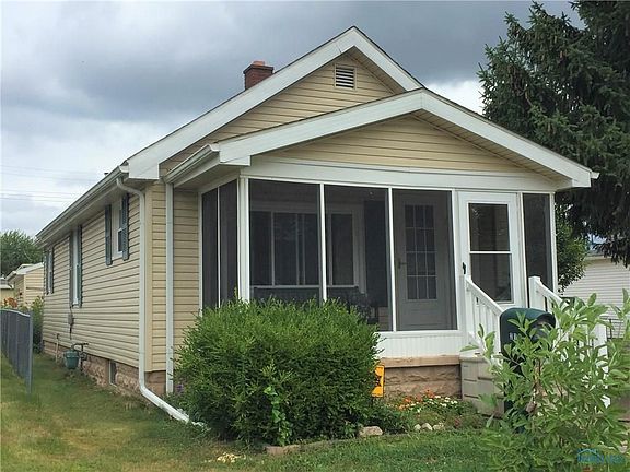 2nd image of 212 Hillsdale Ave