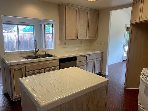 5th image of 4480 San Joaquin St