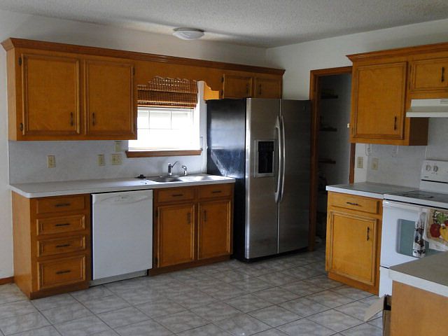 1st image of 418 Ebony Ln