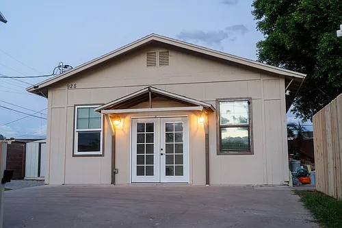 926 W Estes Way #GH Photo 1