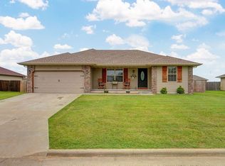 206 Dixie Ave, Clever, MO 65631