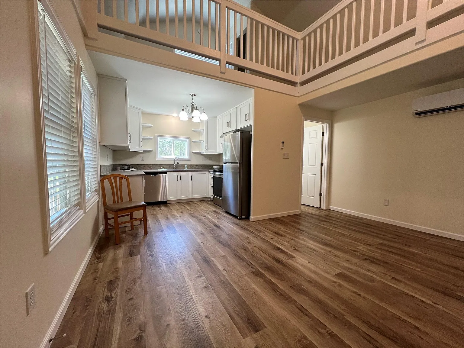 2 bed, 1.5 bath, 1000 sqft, $1,175 — Photo 3