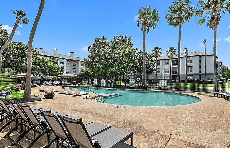The Palms at Clear Lake Apartments — Photo 22