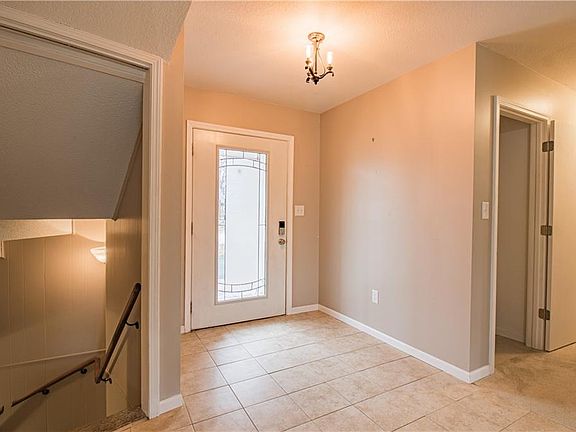 3rd image of 713 Tyler Ave