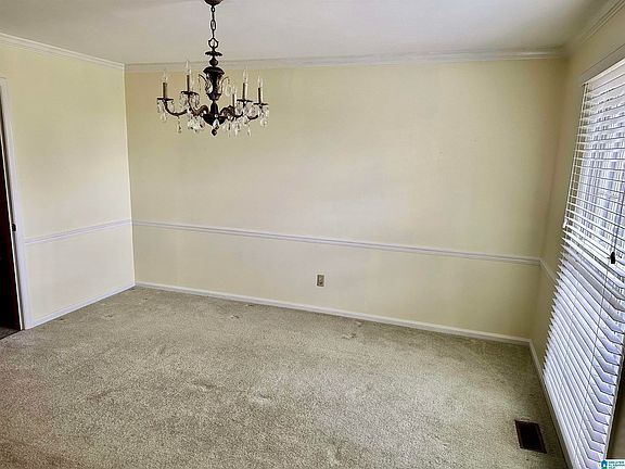 4th image of 2516 Woodmere Dr
