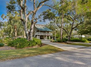 611 SW 6th Ave, Ruskin, FL 33570