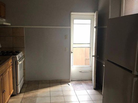3rd image of 3009 Tulip St #3BRHOUSE
