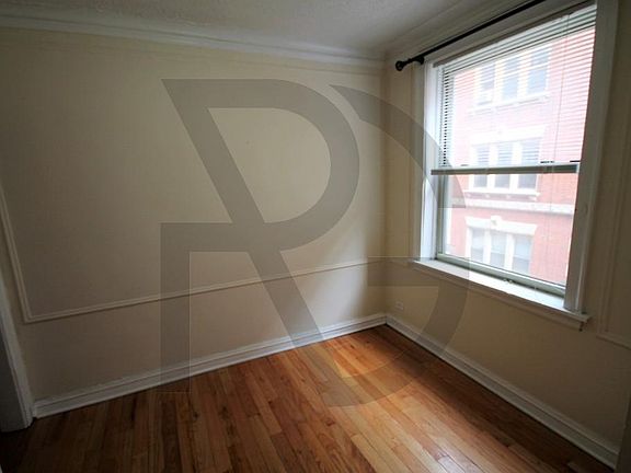 5th image of 540 W Surf St #5465N1