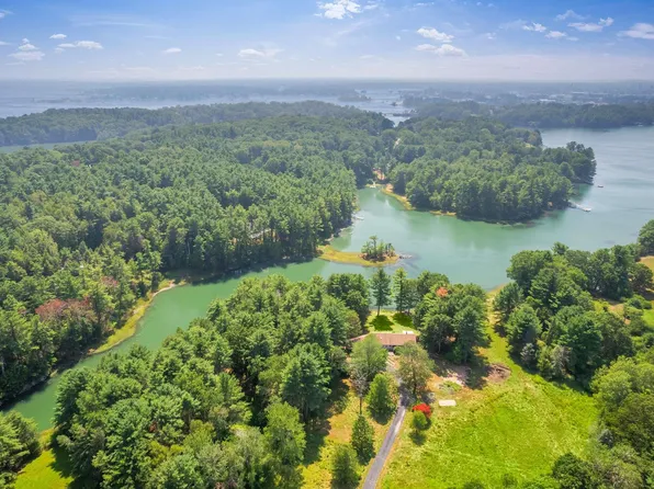 12 Tuckers Cove, Kittery, ME 03904