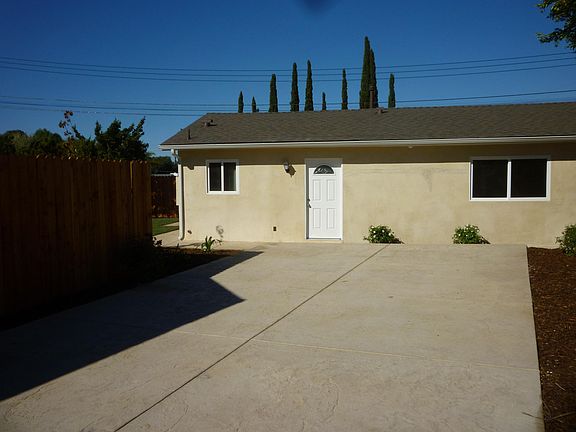 3rd image of 2151 Calle Lys