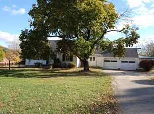 26 Hillcrest Rd, Whitehouse Station, NJ 08889