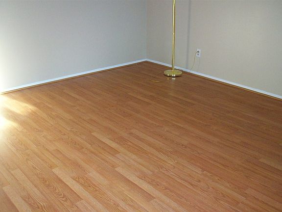 2nd image of 3017 Chickasaw Ln