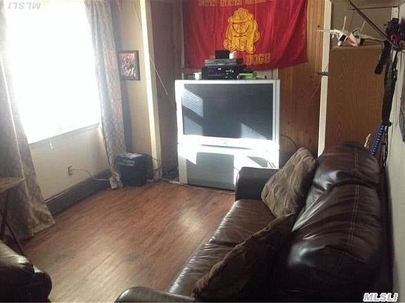 4th image of 10 Valley St