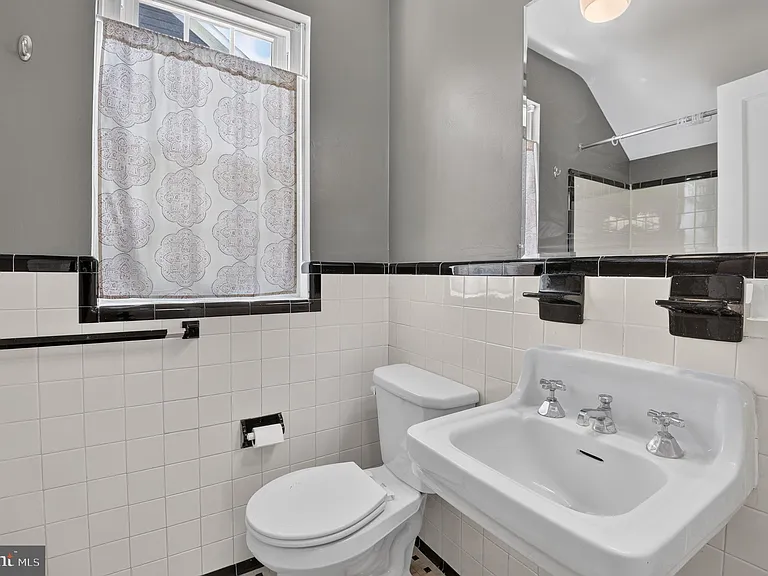 9315 Linden Ave — Photo 18