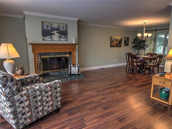 5th image of 22 Blair Ln