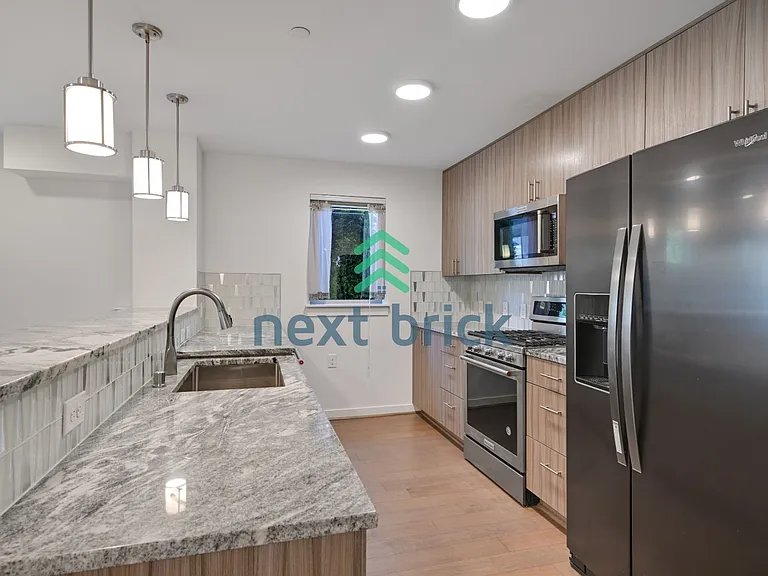 1438 158th Ct NE — Photo 5