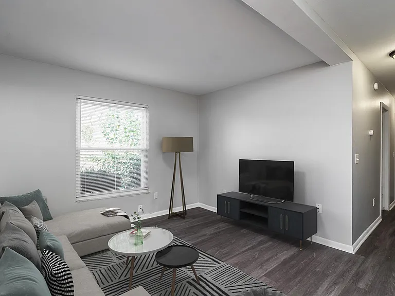 Englewood Villas & Residences — Photo 6