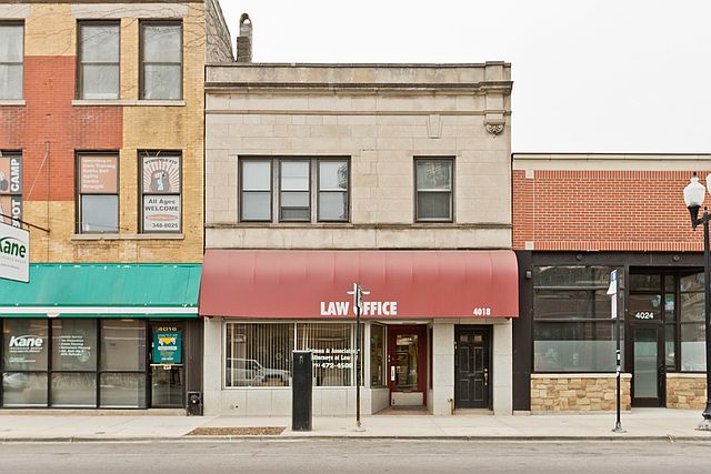 1st image of 4018 N Lincoln Ave #2