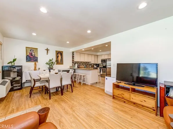 9902 1/2 Cedar St, Bellflower, CA 90706