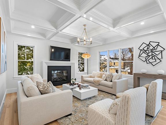 2nd image of 126 Prince St