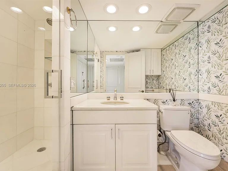 155 Ocean Lane Dr #600 — Photo 25