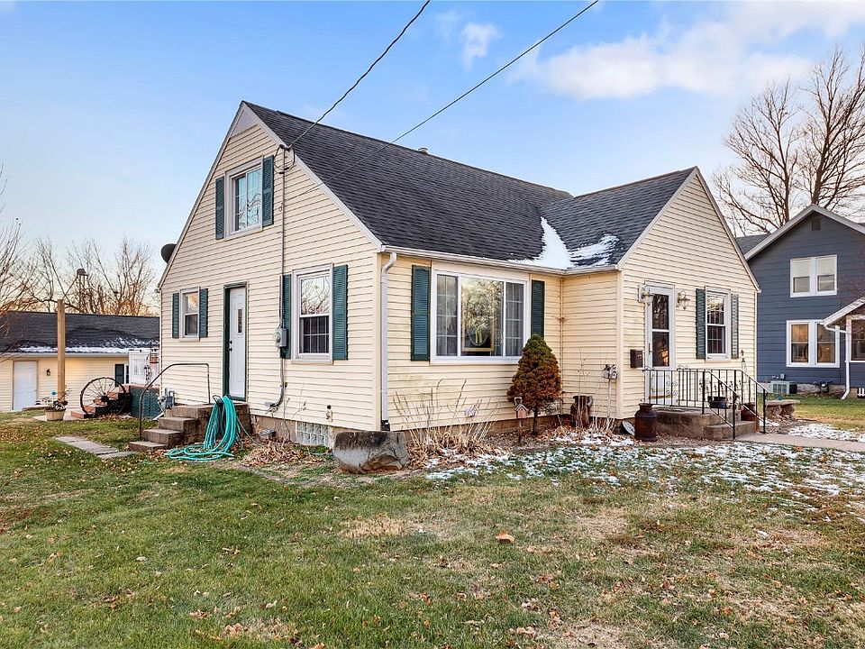 914 E 5th St, Vinton, IA 52349 Zillow