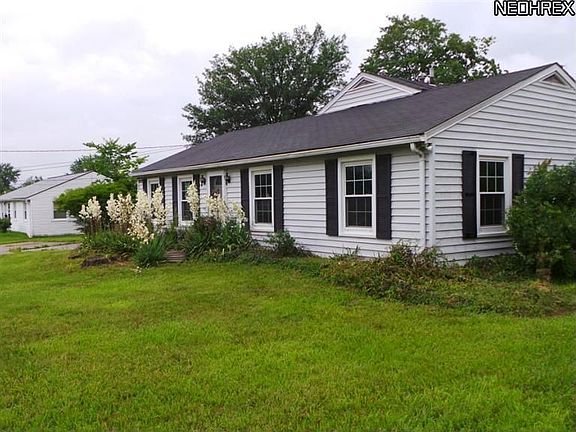 4th image of 823 Diane Ave