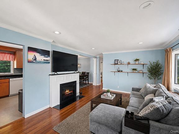 4th image of 305 Glynn Street