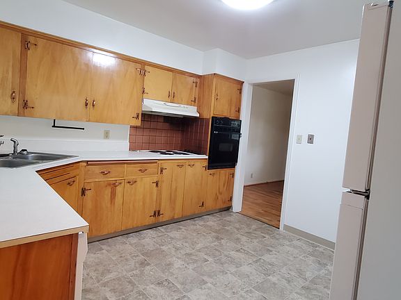 5th image of 1422 Colton Blvd