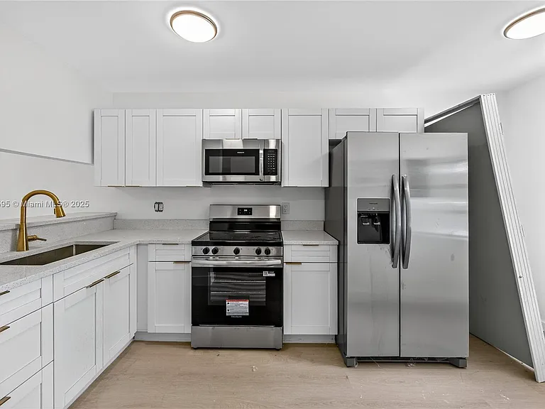 4198 Lakeside Dr #4198 — Photo 7