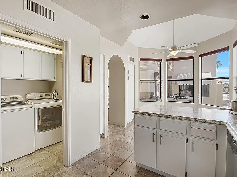 10537 E Navajo Pl — Photo 11