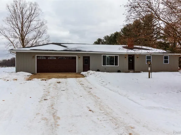 2238 Farnsworth Rd, Lapeer, MI 48446