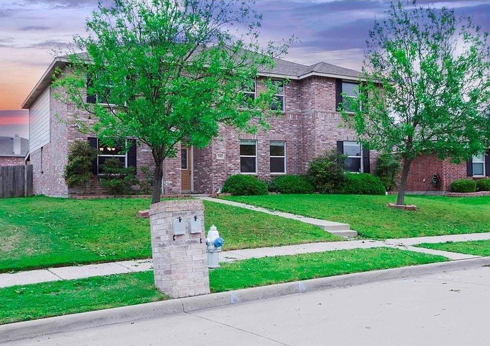 1st image of 2911 Lake Vista Dr