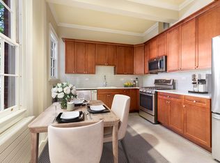 489 Hudson St #1, New York, NY 10014