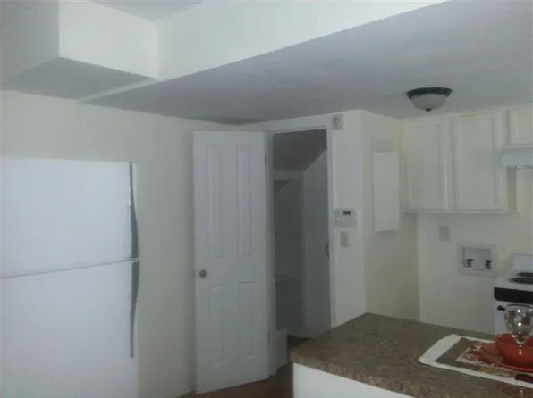 1126 Sexton Dr, Stone Mountain, GA 30083