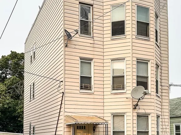 170 Saint Pauls Avenue image 7 of 11