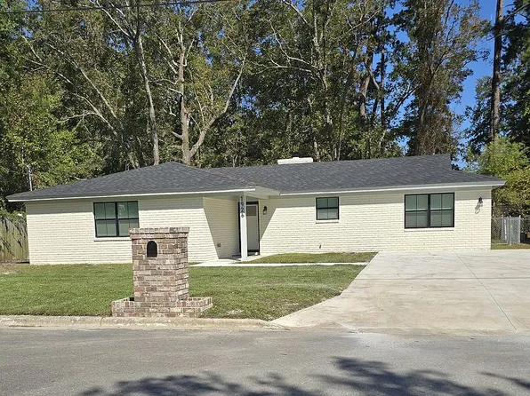 1926 Champion St, Savannah, GA 31405